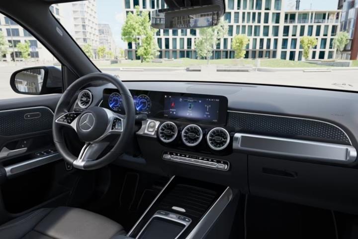 Sort Mercedes EQB350 fra 2025