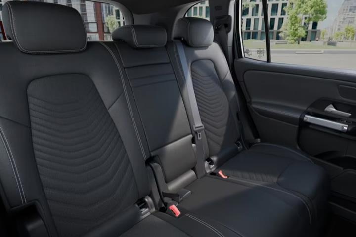 Sort Mercedes EQB350 fra 2025
