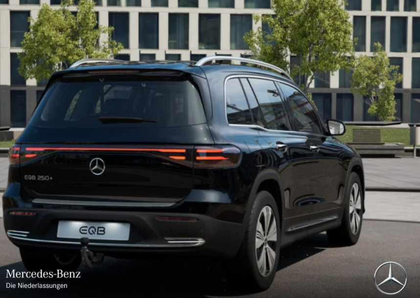 Sort Mercedes EQB250+ fra 2024