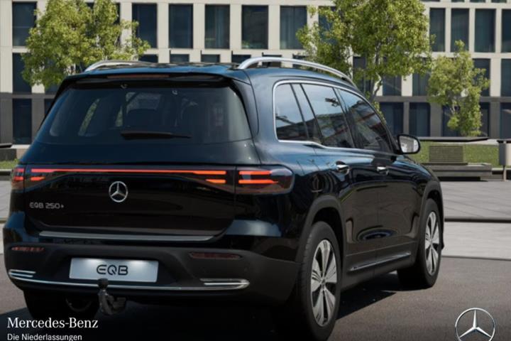 Sort Mercedes EQB250+ fra 2024