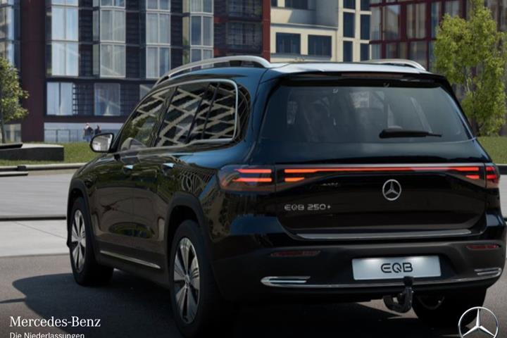 Sort Mercedes EQB250+ fra 2024