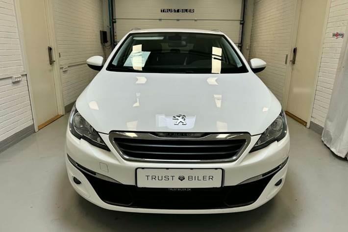 Hvid Peugeot 308 fra 2015