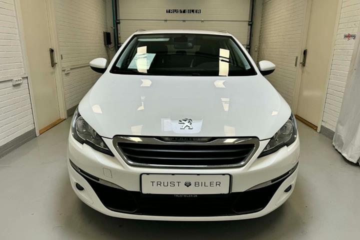 Hvid Peugeot 308 fra 2015