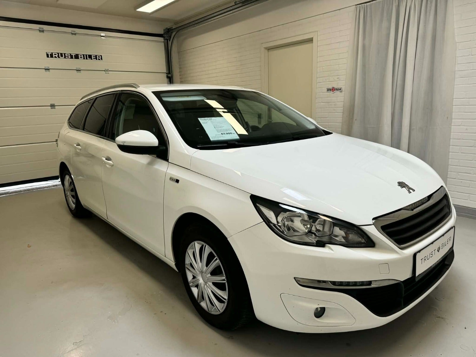 Hvid Peugeot 308 fra 2015