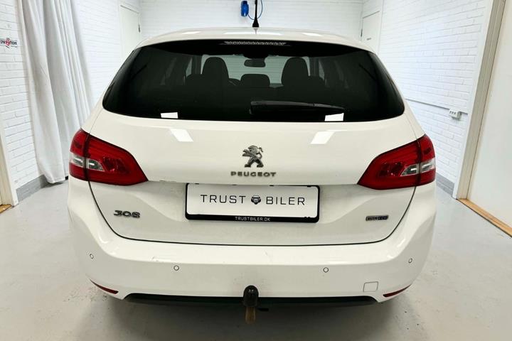 Hvid Peugeot 308 fra 2015