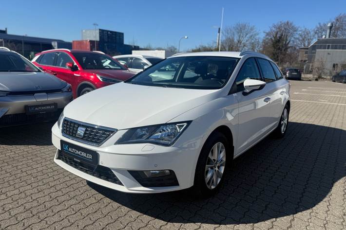 Hvid Seat Leon fra 2018 set udefra