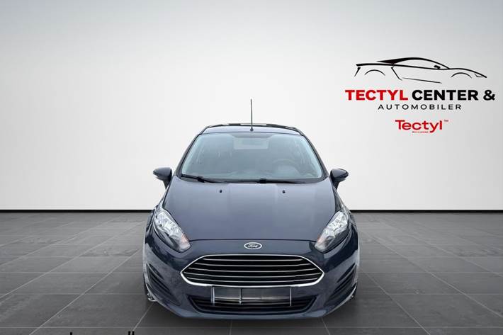 Blå Ford Fiesta fra 2014