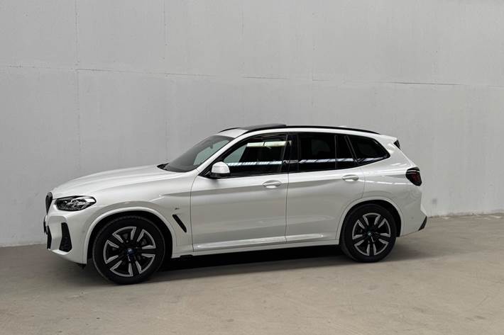 Hvid BMW iX3 fra 2022