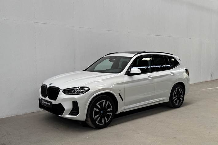 Hvid BMW iX3 fra 2022
