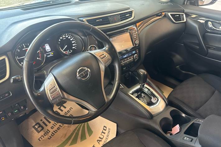 Sort Nissan Qashqai fra 2016