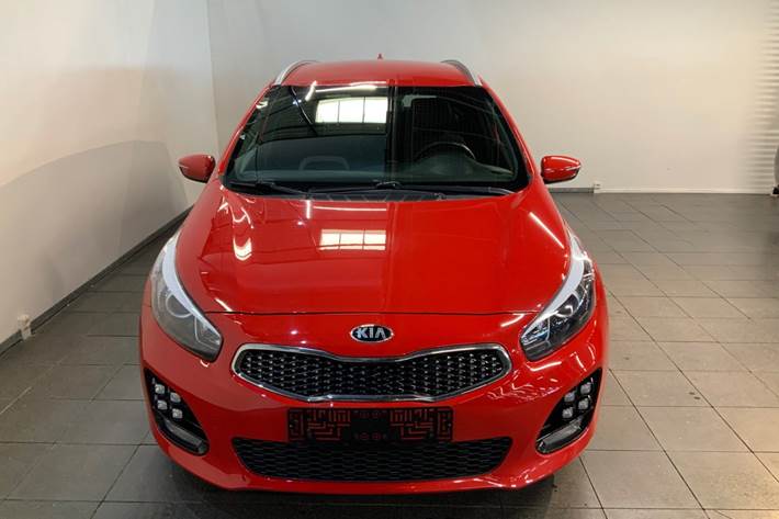 Rød Kia Ceed fra 2018