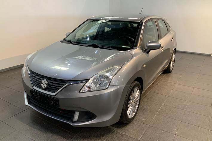 Grå Suzuki Baleno fra 2016