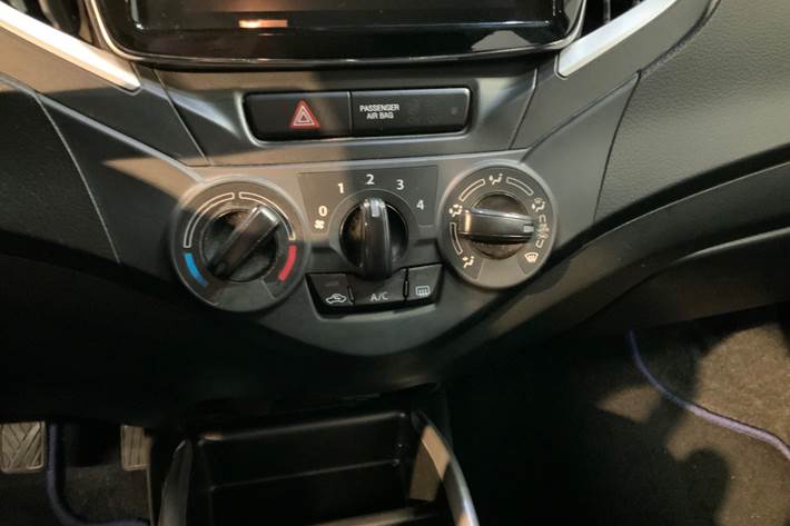 Grå Suzuki Baleno fra 2016