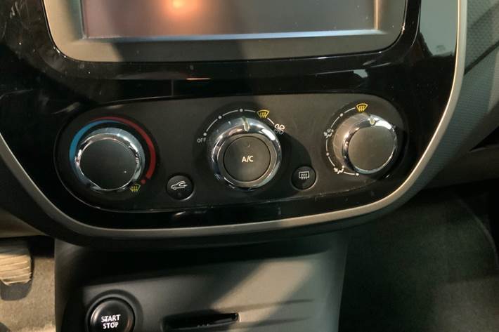 Orange Renault Captur fra 2014