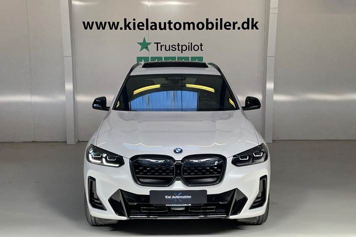 Hvid BMW iX3 fra 2023