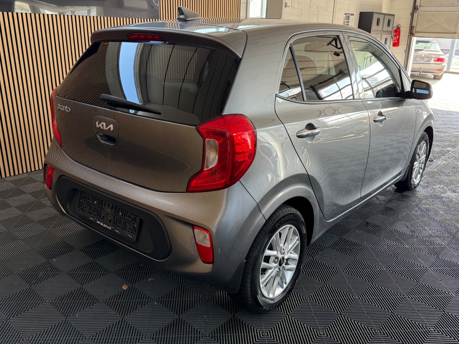Grå Kia Picanto fra 2022