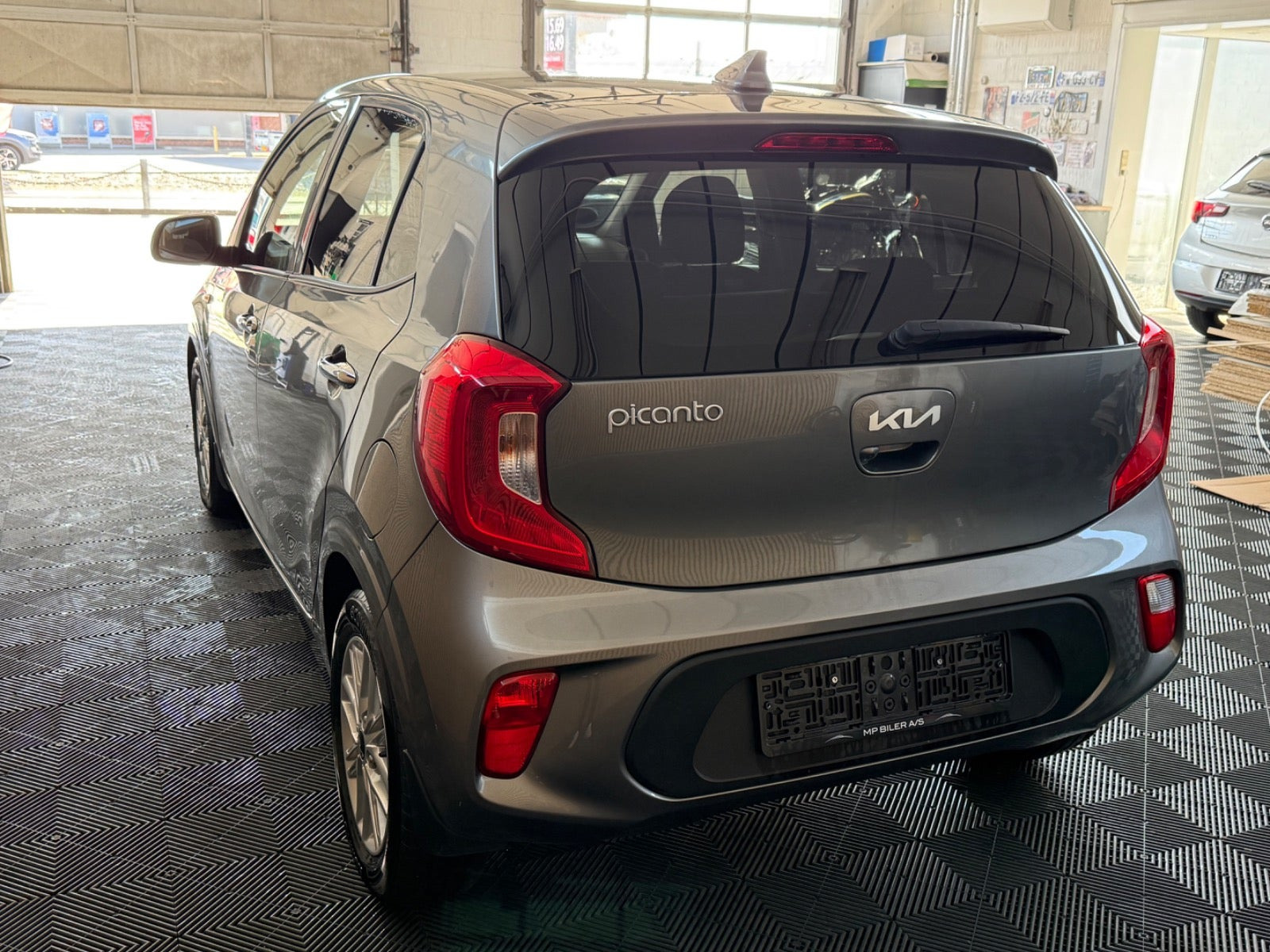 Grå Kia Picanto fra 2022