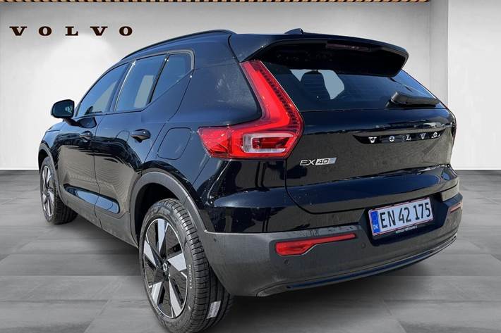 Sort Volvo EX40 fra 2026