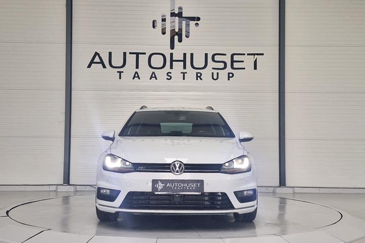 Hvid VW Golf VII fra 2015