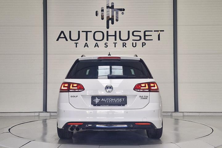 Hvid VW Golf VII fra 2015