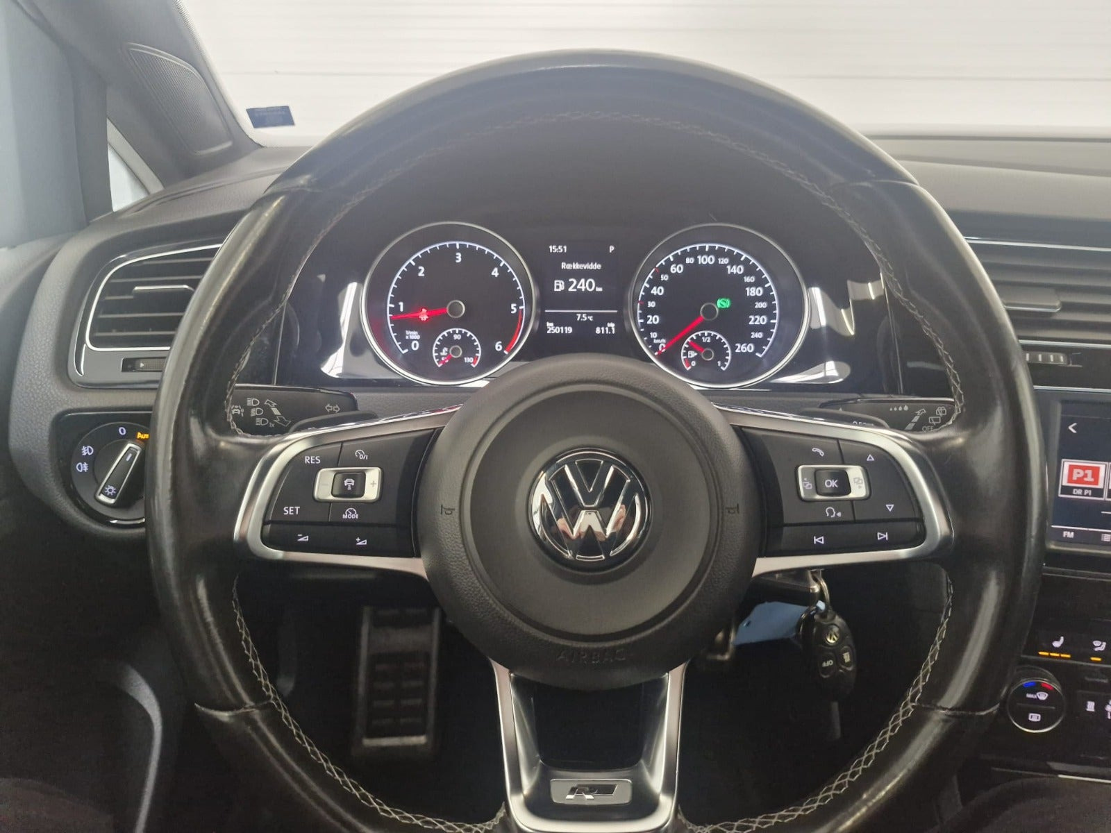 Hvid VW Golf VII fra 2015