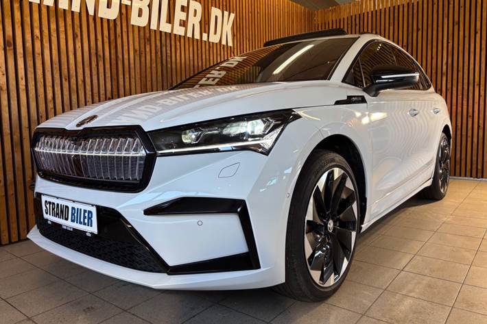 Hvid Skoda Enyaq fra 2023