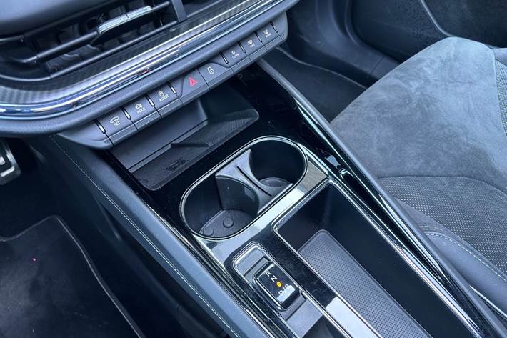 Hvid Skoda Enyaq fra 2023