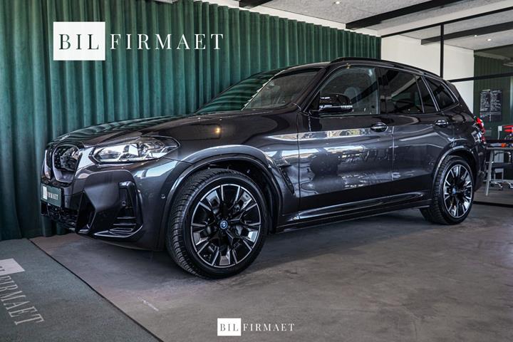 Grå BMW iX3 fra 2023