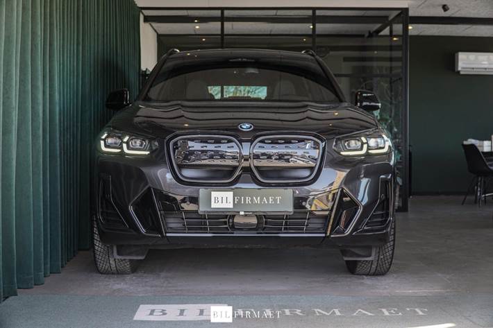 Sort BMW iX3 fra 2023