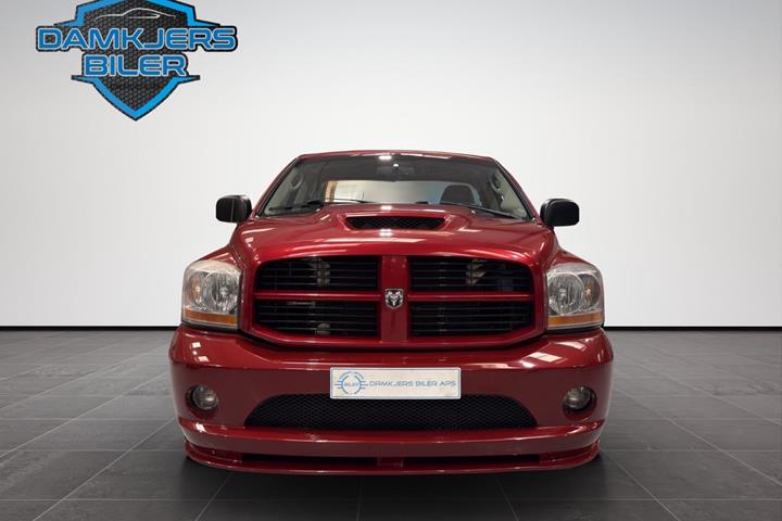 Rød Dodge RAM 1500 fra 2006