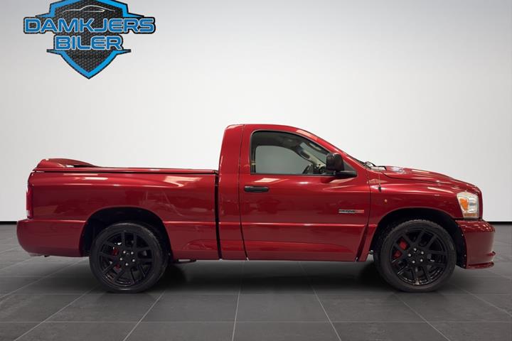 Rød Dodge RAM 1500 fra 2006