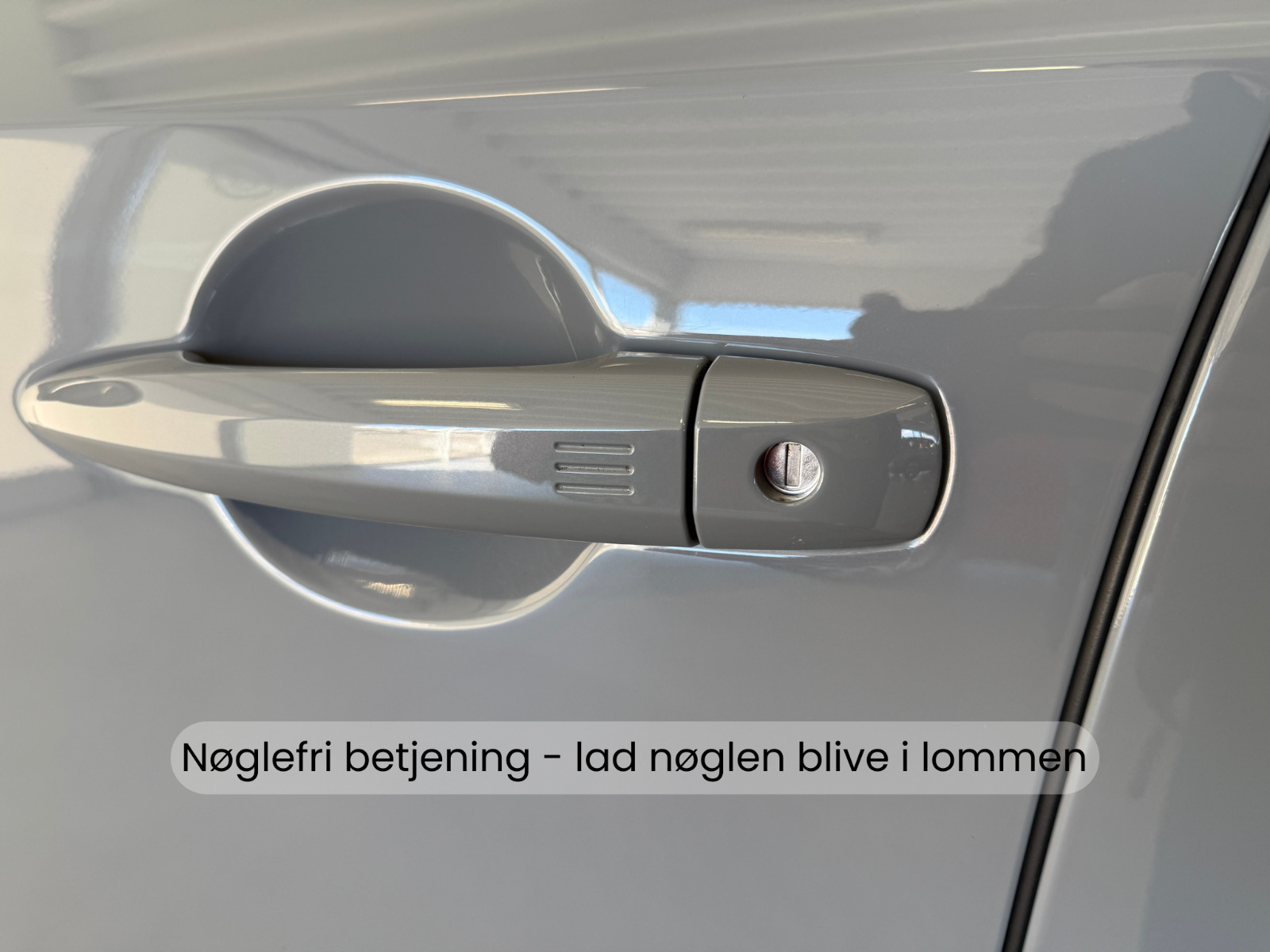 Grå Nissan Ariya fra 2024