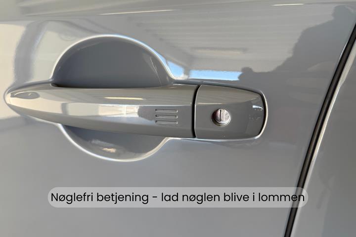 Grå Nissan Ariya fra 2024