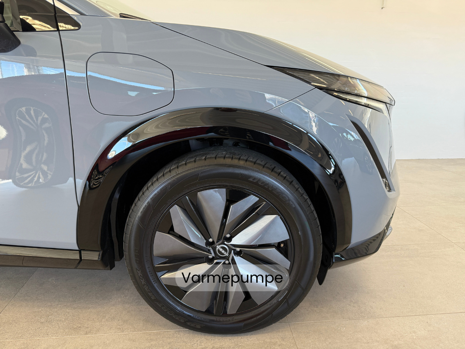 Grå Nissan Ariya fra 2024