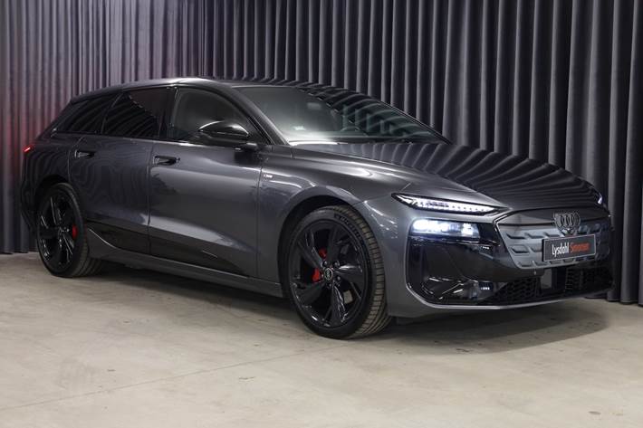 Grå Audi A6 e-tron fra 2025