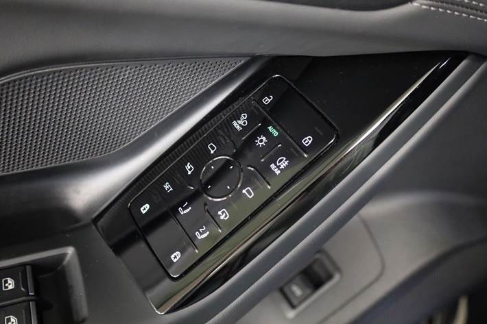 Grå Audi A6 e-tron fra 2025