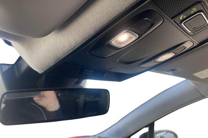 Rød Renault Clio V fra 2020