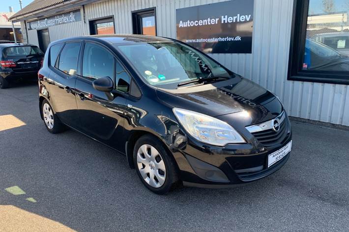 Sort Opel Meriva fra 2010
