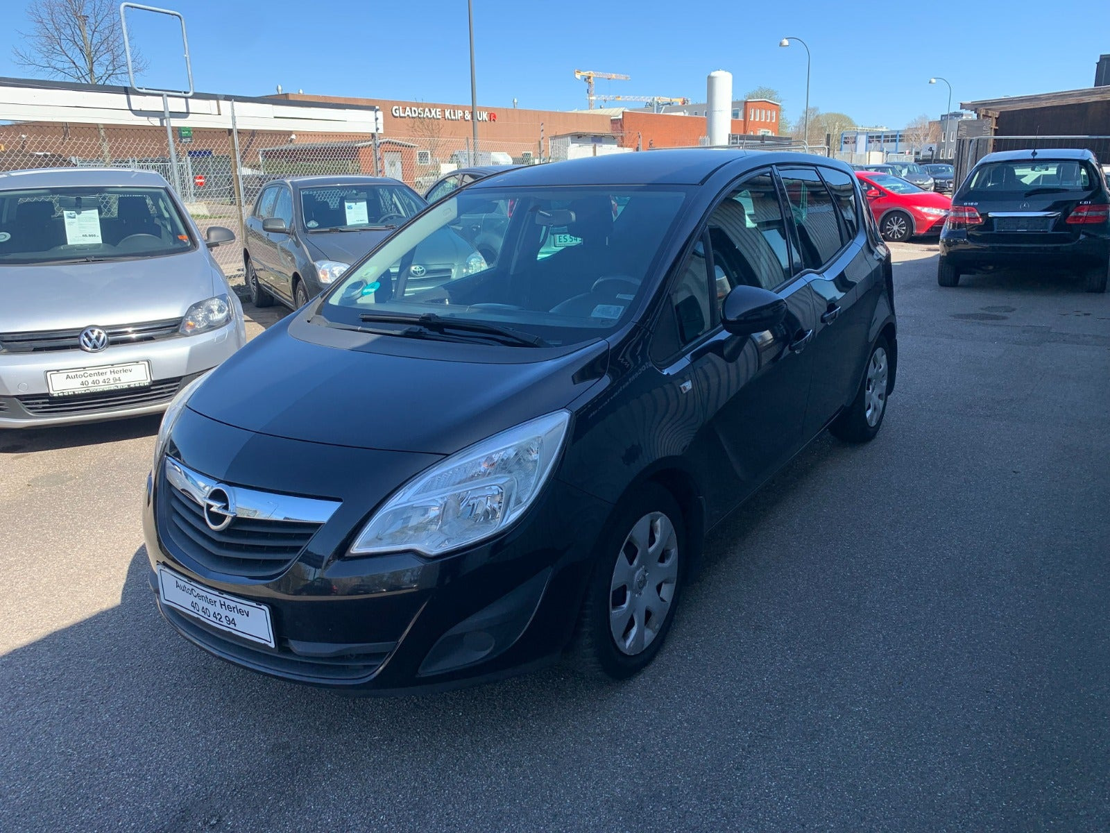 Sort Opel Meriva fra 2010