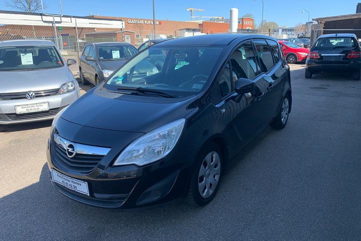 Sort Opel Meriva fra 2010