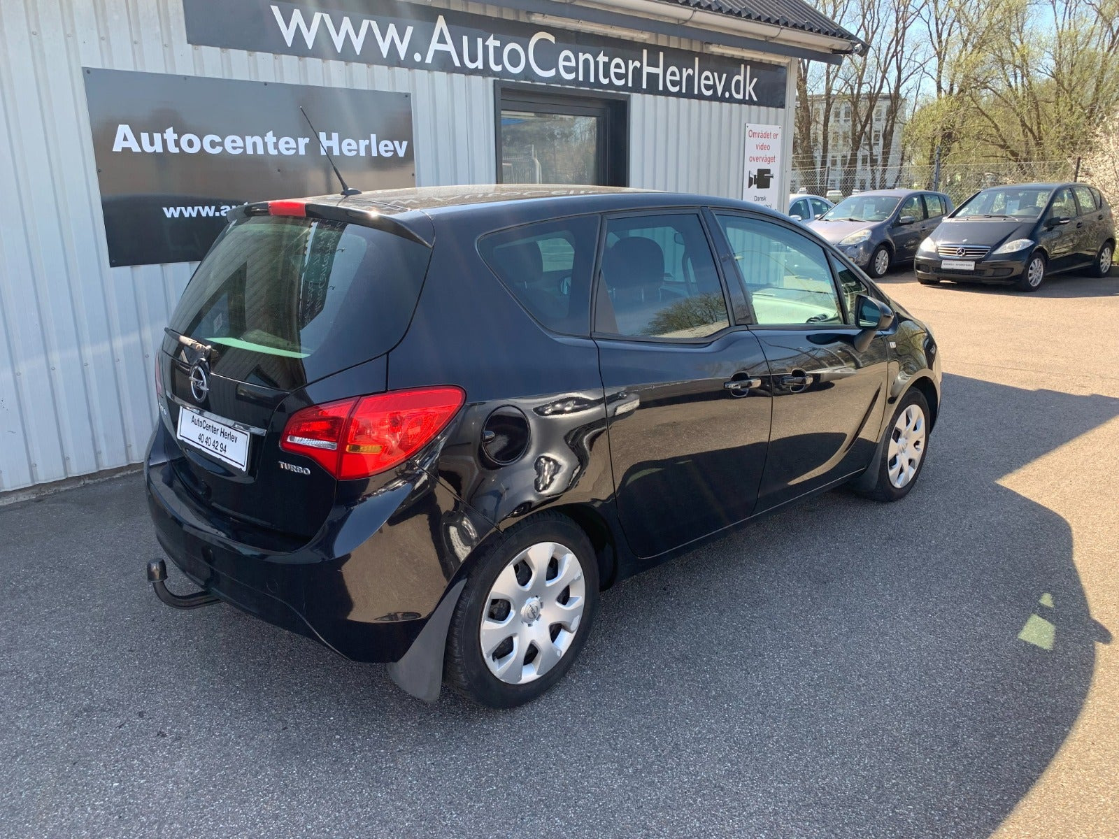 Sort Opel Meriva fra 2010