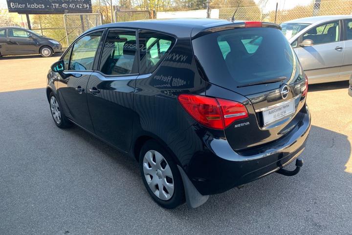 Sort Opel Meriva fra 2010