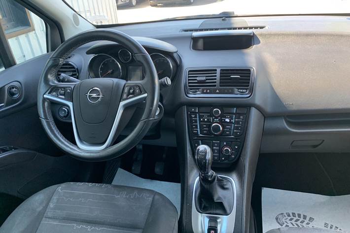 Sort Opel Meriva fra 2010