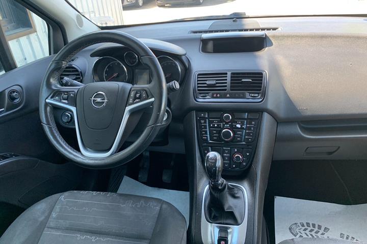 Sort Opel Meriva fra 2010