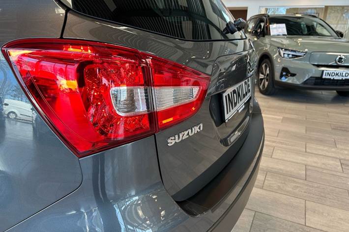 Grå Suzuki S-Cross fra 2019