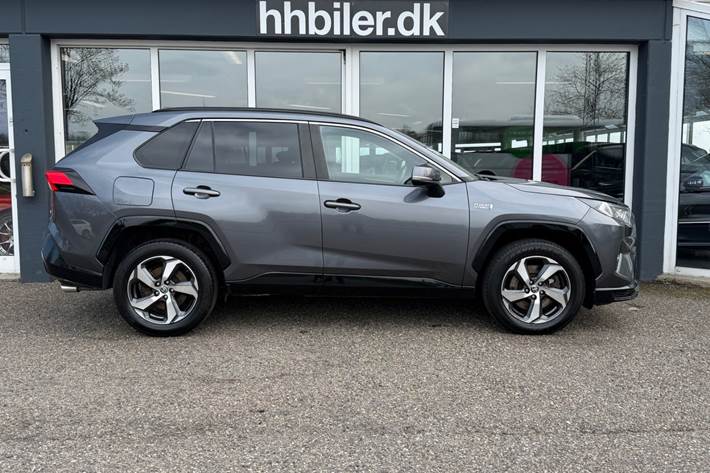 Sort Toyota RAV4 fra 2020