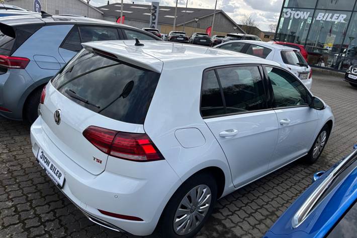 Hvid VW Golf VII fra 2018