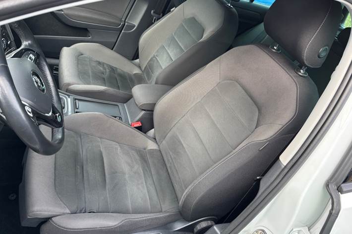 Hvid VW Golf VII fra 2018