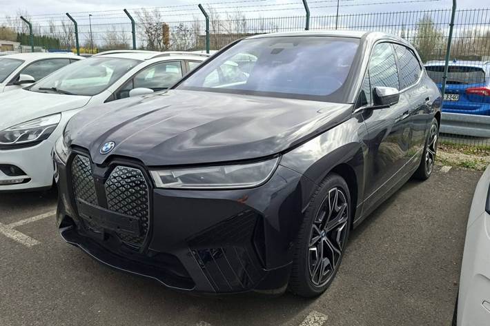 Sort BMW iX fra 2023