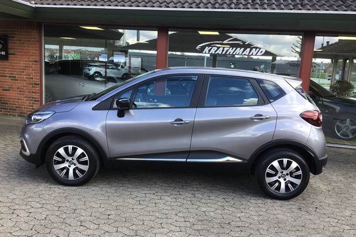 Grå Renault Captur fra 2019